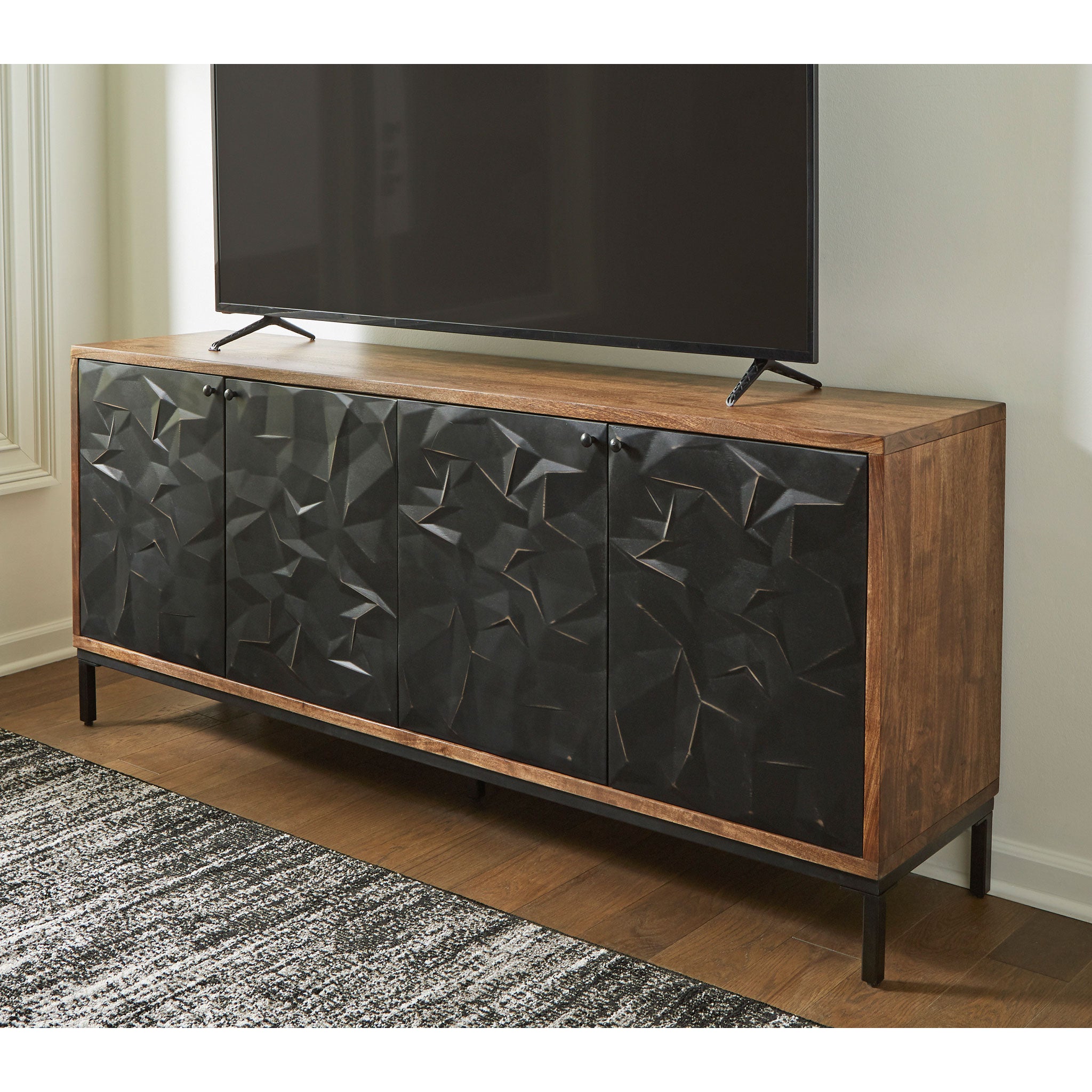 Dorannby Accent Cabinet