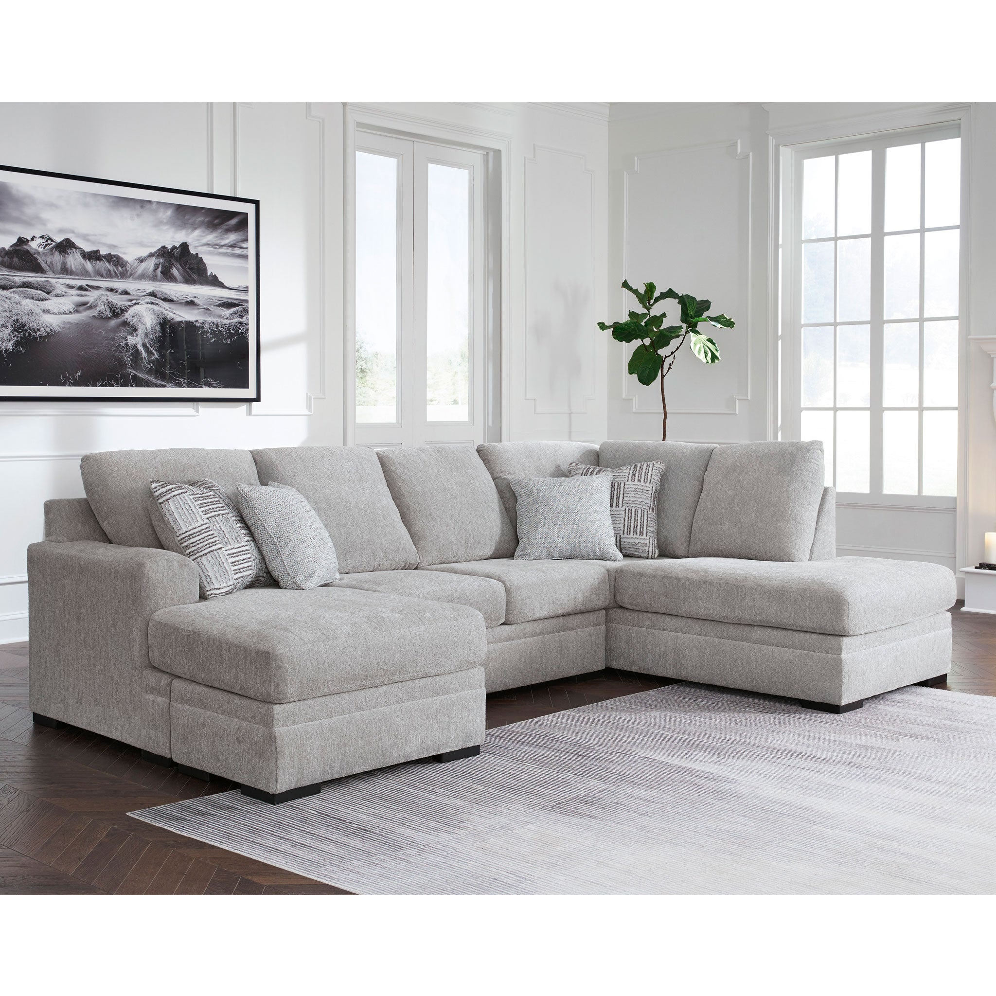 Gabyleigh 2-Piece Sectional with Chaise