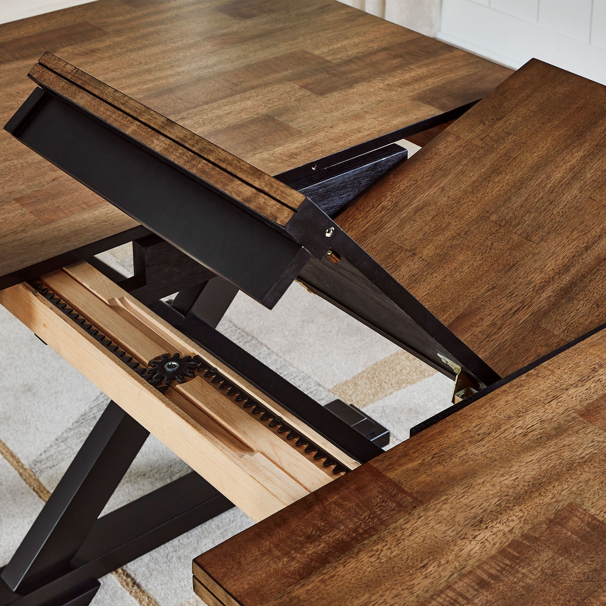 Wildenauer Extendible Dining Room Table