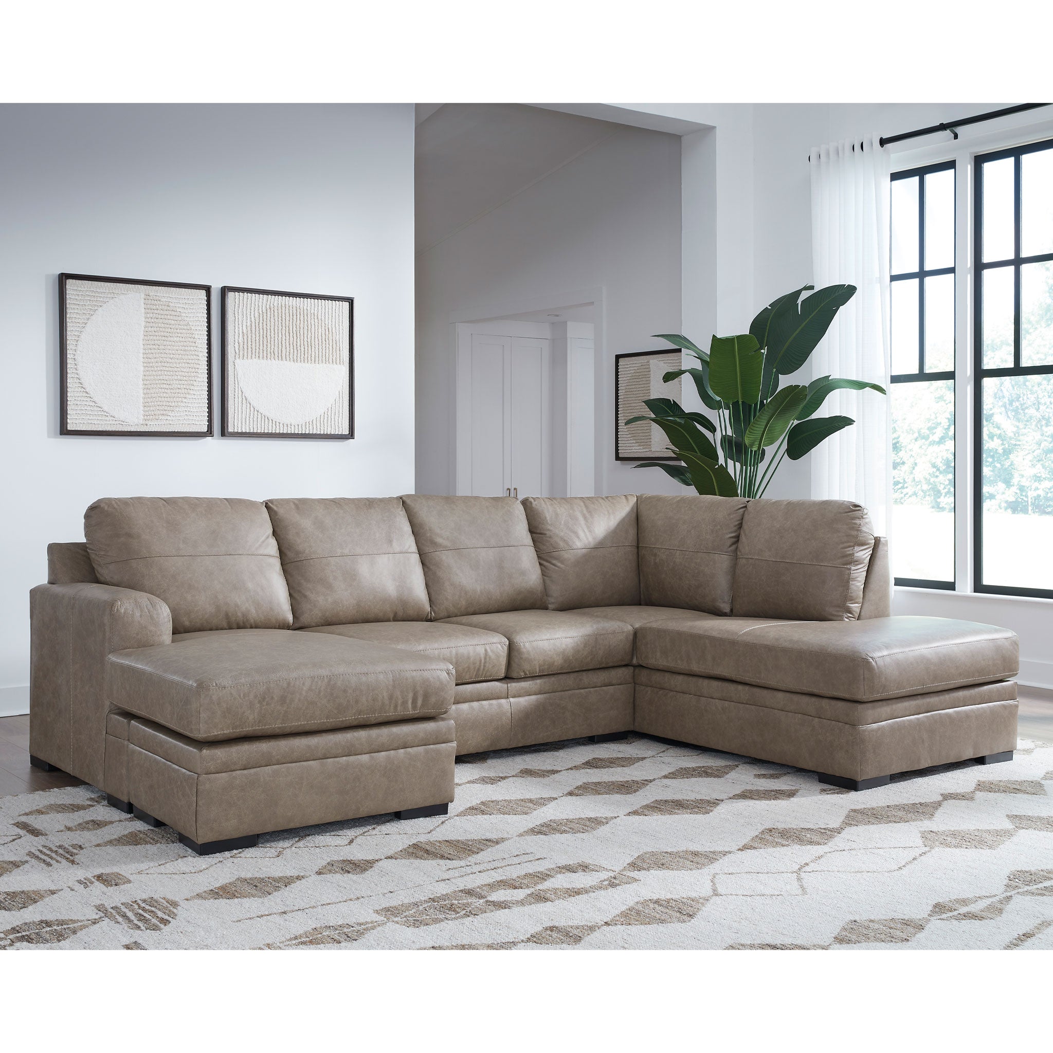 Amuleto 2-Piece Sectional with Chaise