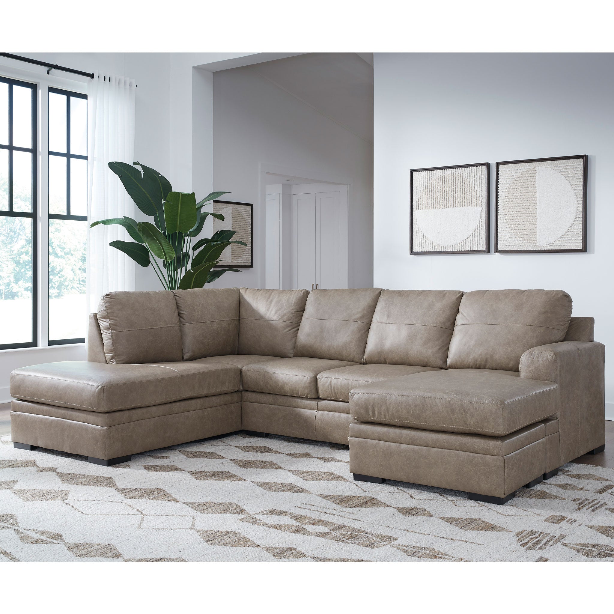 Amuleto 2-Piece Sectional with Chaise