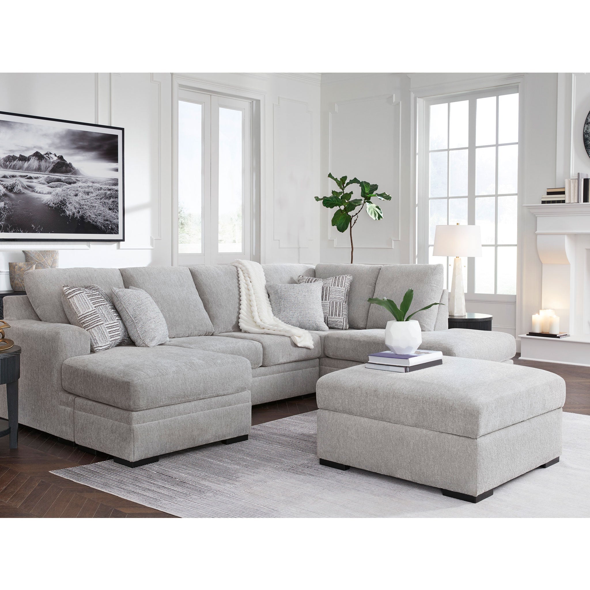 Gabyleigh 2-Piece Sectional with Chaise