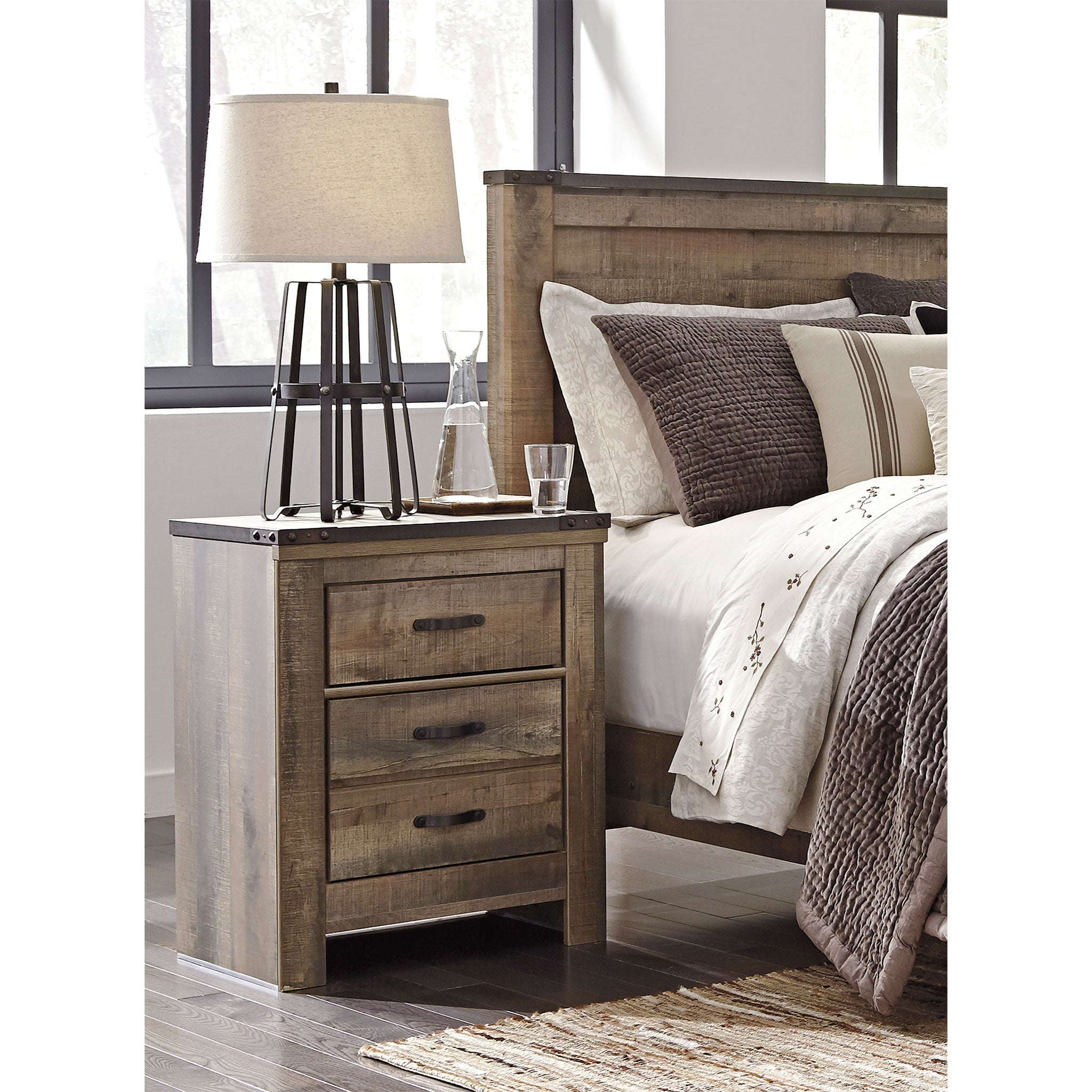 Trinell 4pc Bedroom Set